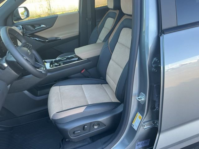 New 2026 Chevrolet Equinox ACTIV w/ Convenience Package III image 19