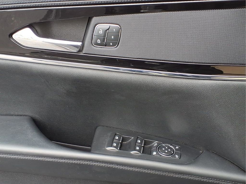 Used 2022 Lincoln Nautilus AWD image 21