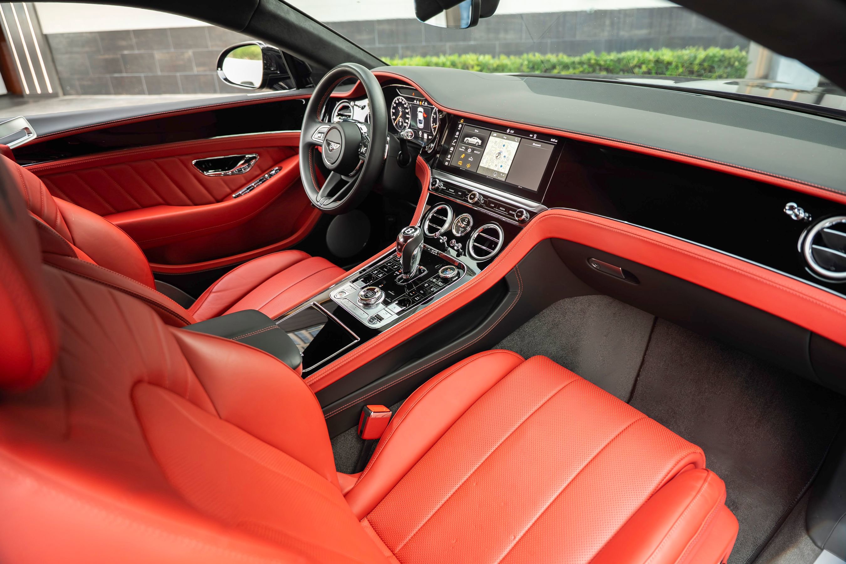 Used 2024 Bentley Continental GT AWD/4WD image 2