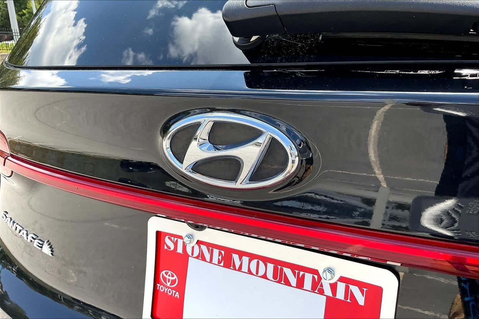 Used 2023 Hyundai Santa Fe SEL w/ Premium Package FWD image 10