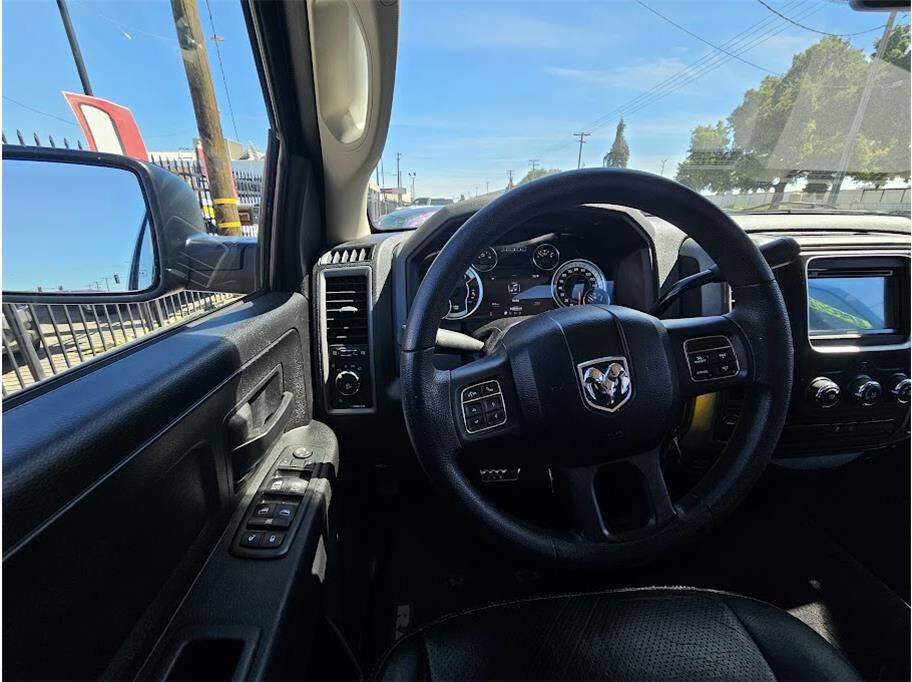 Used 2013 RAM 1500 Express RWD image 22