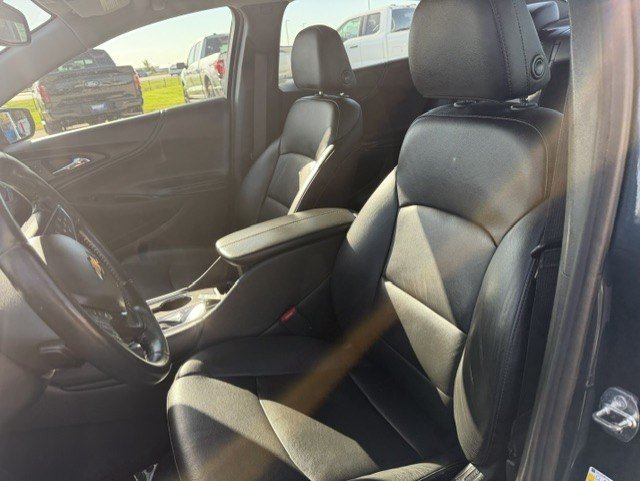 Used 2020 Chevrolet Malibu LT w/ Leather Package FWD image 12