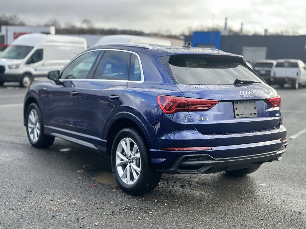 Certified 2025 Audi Q3 2.0T Premium w/ Convenience Package image 4