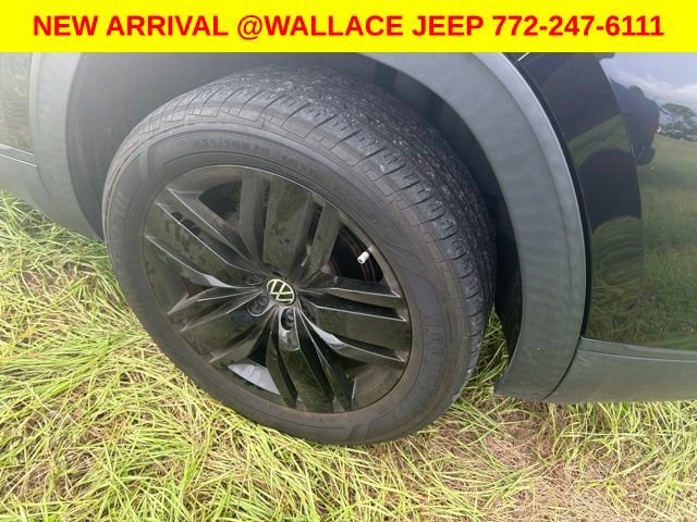 Used 2020 Volkswagen Atlas Cross Sport SE w/ Panoramic Sunroof Package FWD image 22