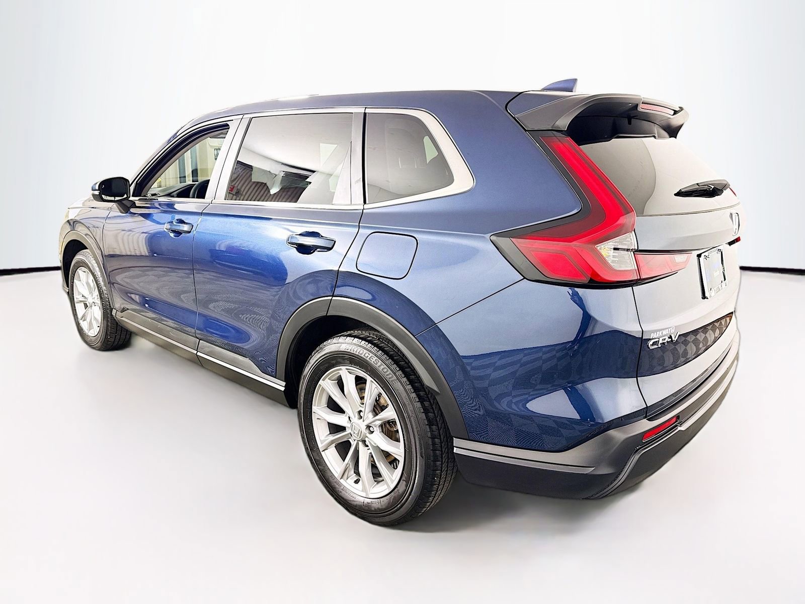 Used 2025 Honda CR-V EX image 5