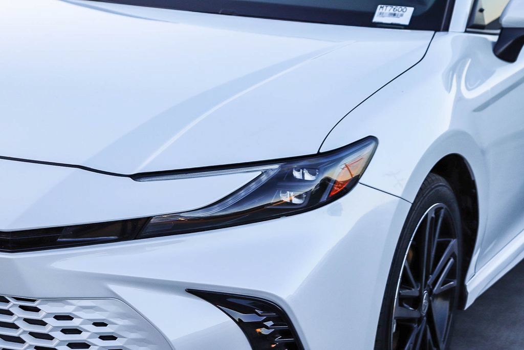 Used 2025 Toyota Camry XSE FWD image 5
