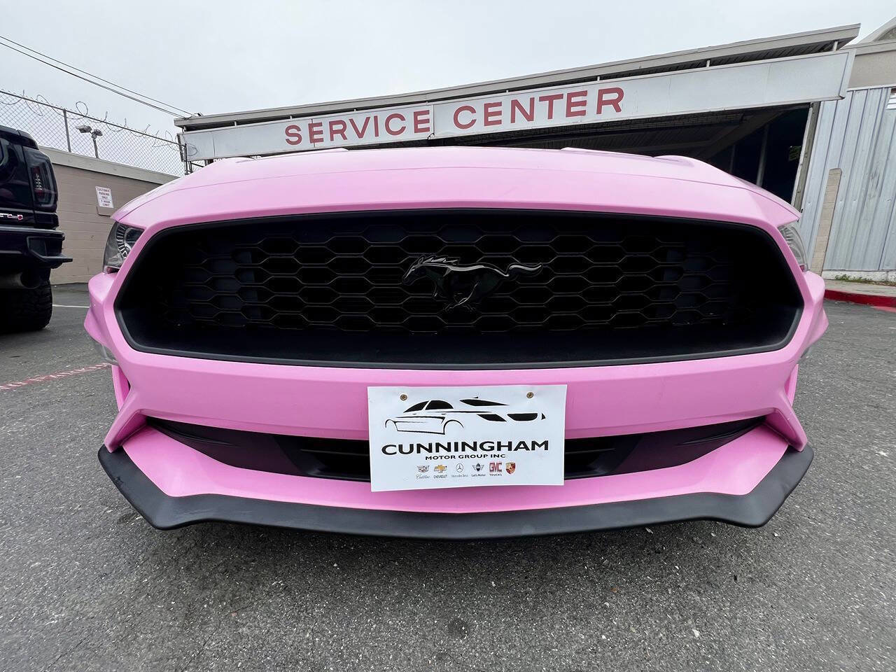 Used 2018 Ford Mustang Coupe image 3