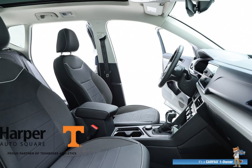 Used 2024 Volkswagen Taos SE w/ Panoramic Sunroof Package image 35