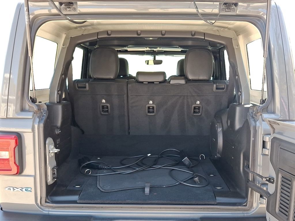 Used 2023 Jeep Wrangler Unlimited Sahara w/ Cold Weather Group AWD/4WD image 28