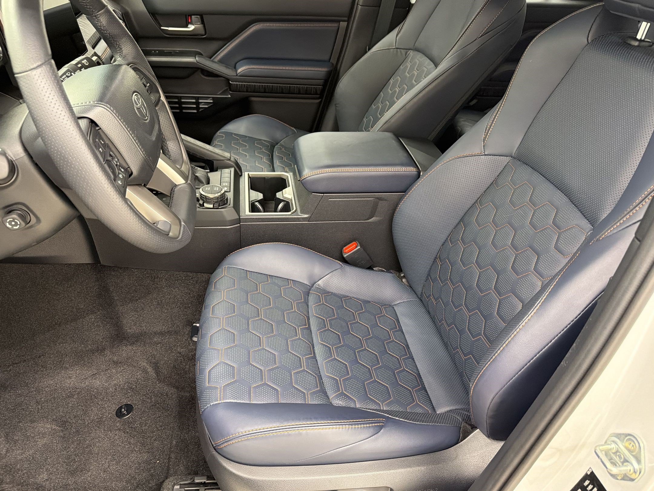 Used 2025 Toyota 4Runner Platinum AWD/4WD image 5