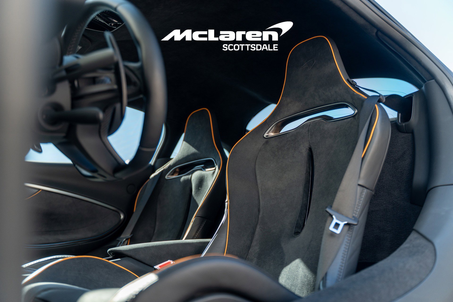 Used 2023 McLaren Artura image 22
