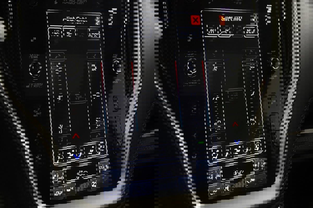 Used 2025 Subaru Outback Touring XT image 33