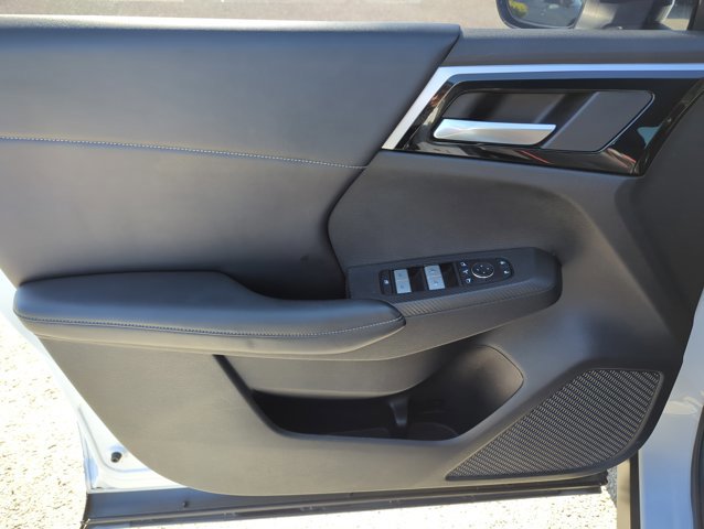 Used 2023 Mitsubishi Outlander Ralliart AWD/4WD image 8