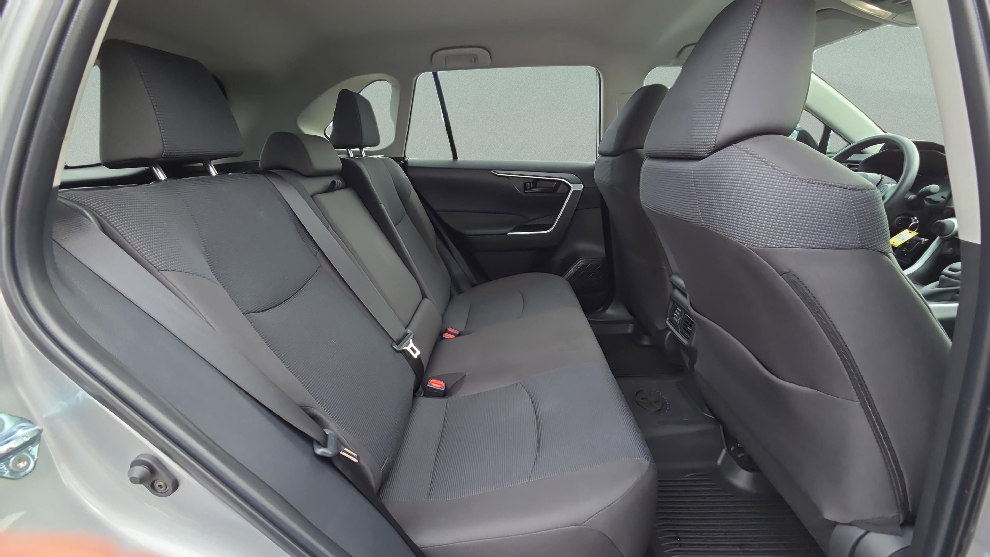 Certified 2025 Toyota RAV4 LE FWD image 15