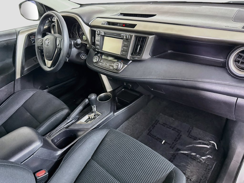 Used 2015 Toyota RAV4 XLE AWD/4WD image 31