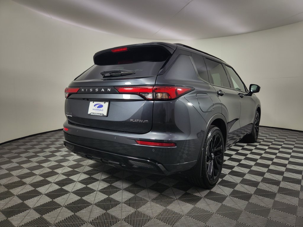 Used 2026 Nissan Rogue Platinum w/ Family Package AWD/4WD image 5