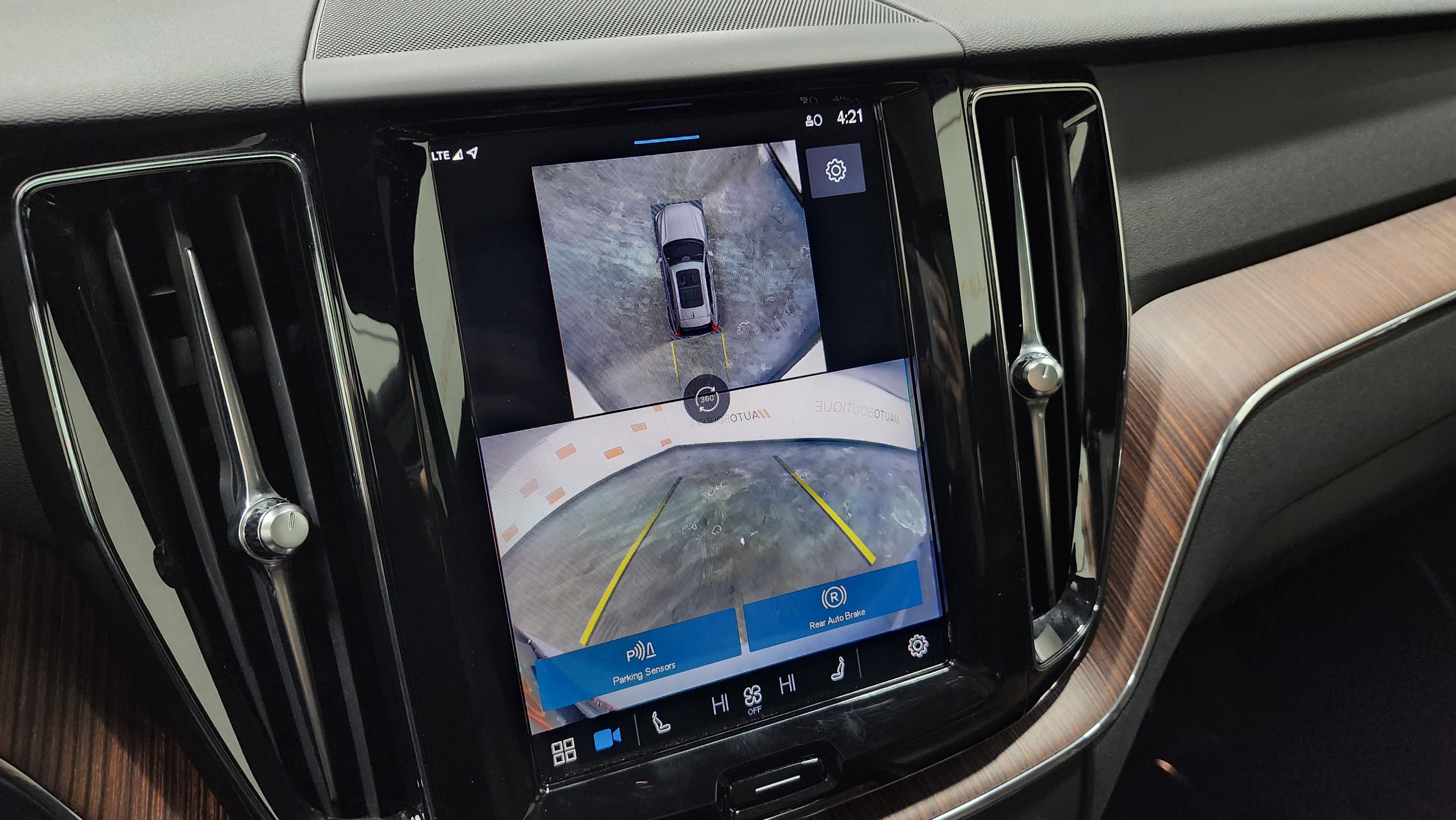 Used 2024 Volvo XC60 B5 Plus image 4