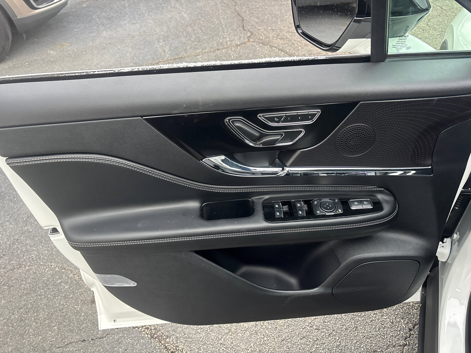 New 2026 Lincoln Corsair Premiere image 11