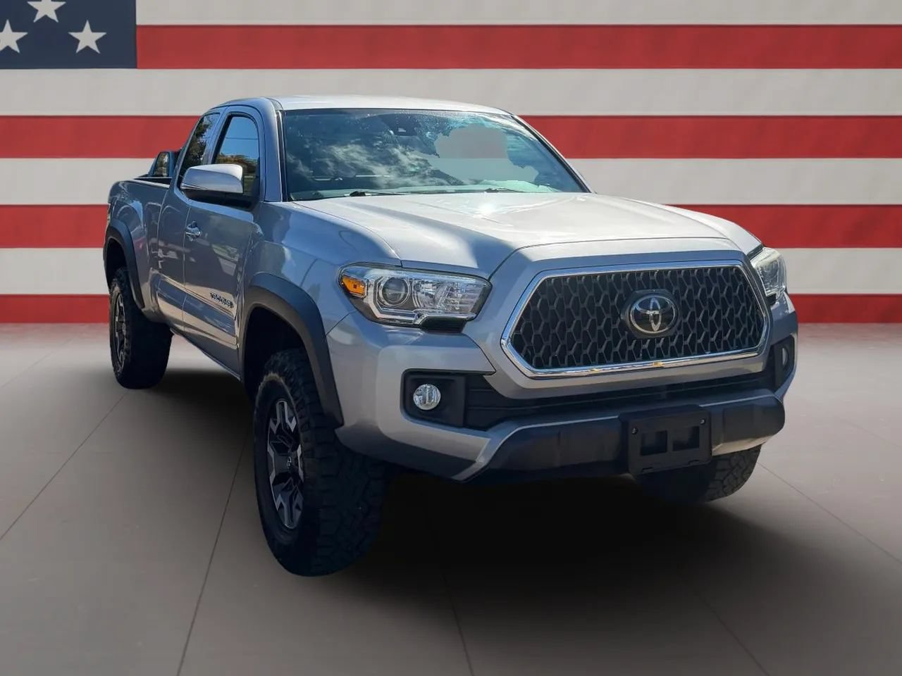 Used 2019 Toyota Tacoma TRD Off-Road w/ Technology Package AWD/4WD image 2