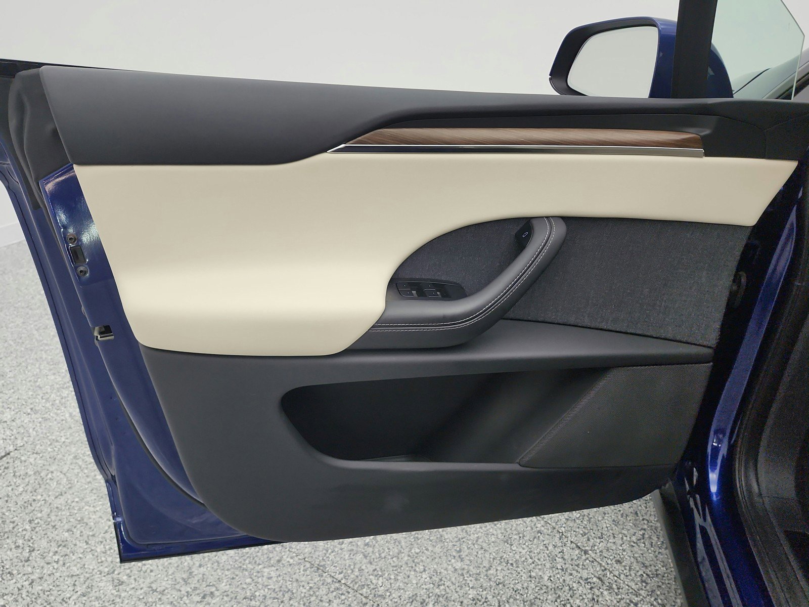 Used 2022 Tesla Model X image 14