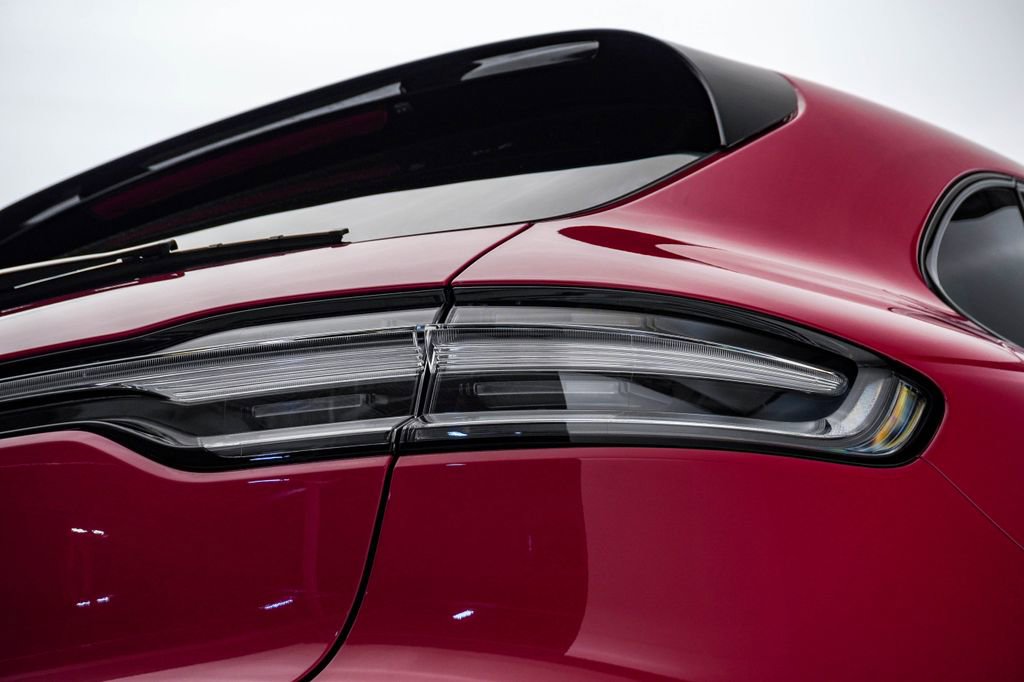 Certified 2026 Porsche Macan GTS image 12