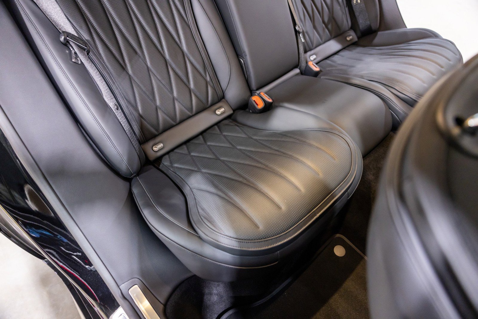 Used 2024 Mercedes-Benz S 63 AMG S w/ AMG Night Package image 35