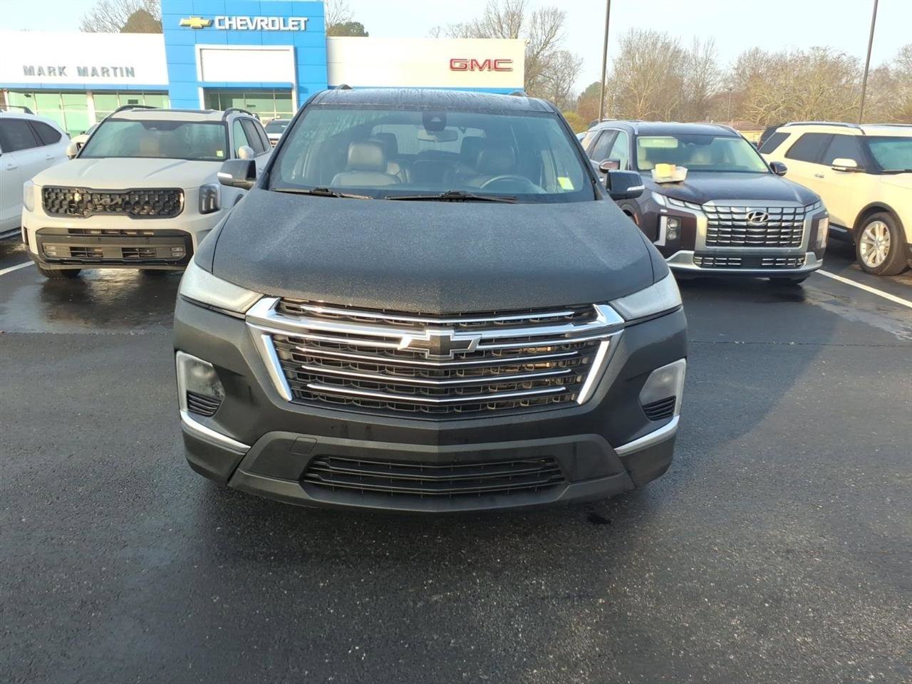 Used 2023 Chevrolet Traverse LT FWD video 2