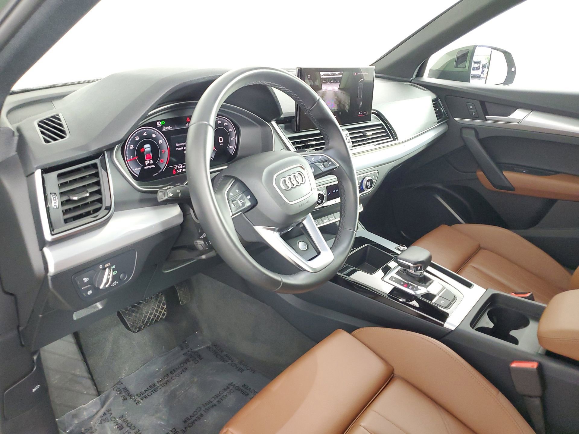 Certified 2025 Audi Q5 2.0T Premium w/ Convenience Plus Package image 23