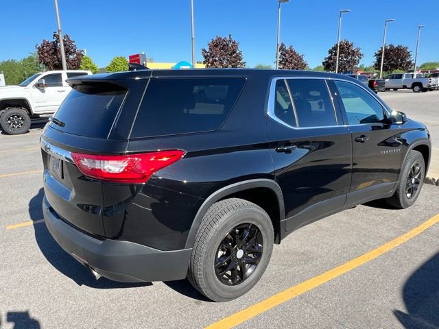 Used 2020 Chevrolet Traverse LS w/ LPO, Black Accent Package FWD image 4