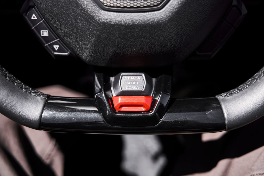 Used 2023 Lamborghini Huracan EVO RWD image 49