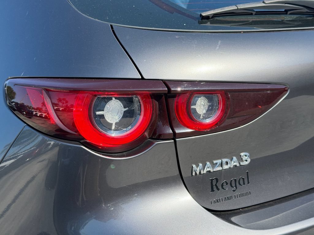 Used 2023 MAZDA MAZDA3 s FWD image 11