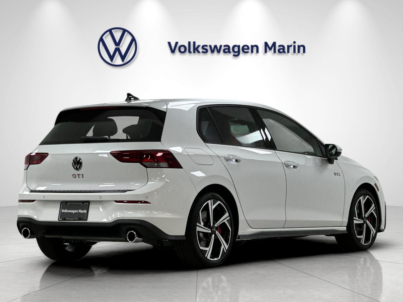 New 2026 Volkswagen GTI SE FWD image 5