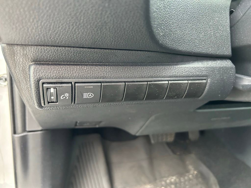 Used 2025 Toyota Corolla LE FWD image 17