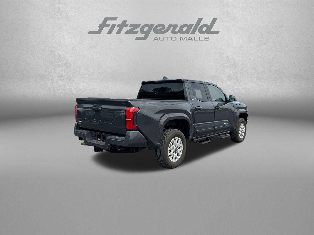 Used 2025 Toyota Tacoma SR5 AWD/4WD image 8