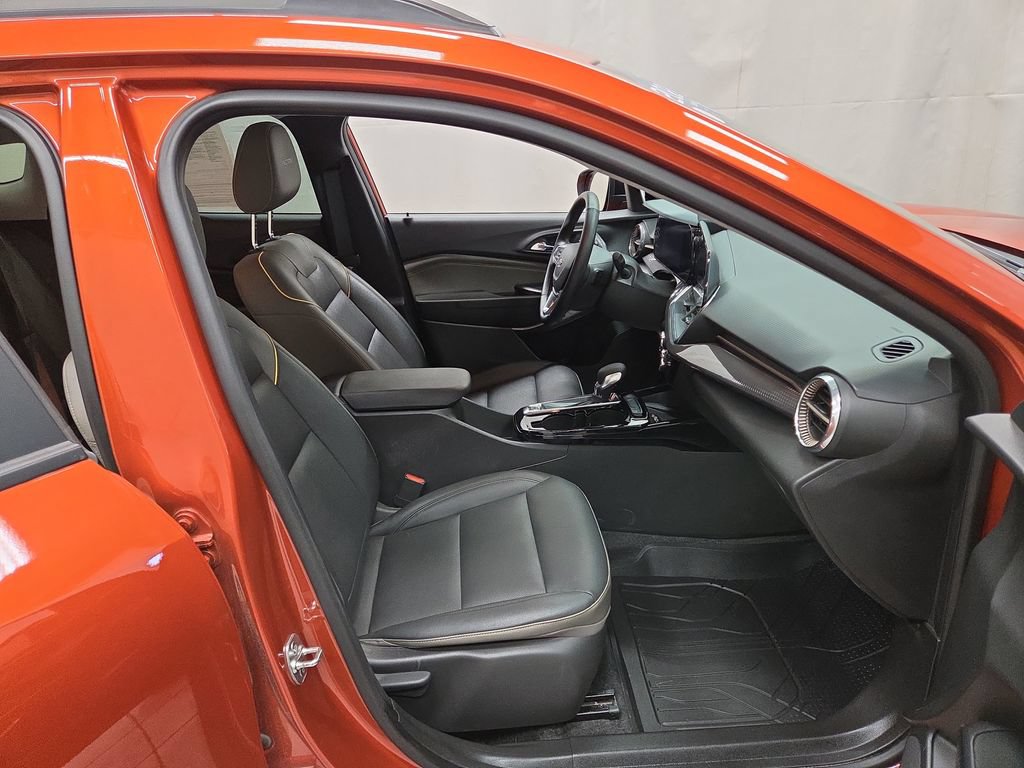 Certified 2024 Chevrolet Trax ACTIV w/ Sunroof Package FWD image 12