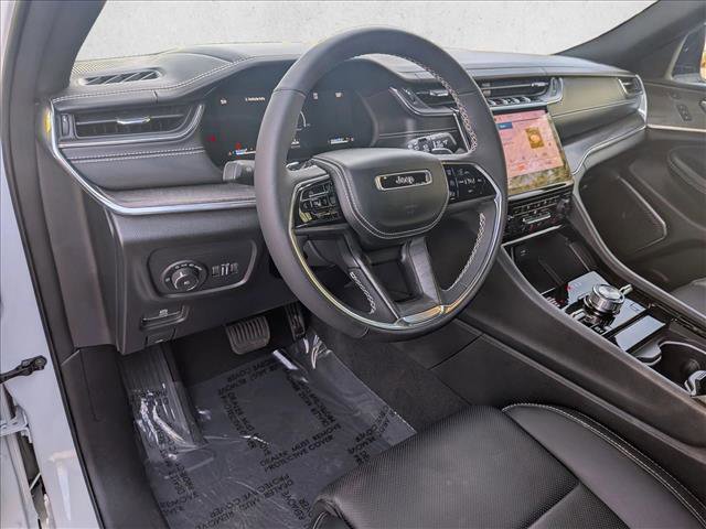 Used 2025 Jeep Grand Cherokee Overland w/ Luxury Tech Group IV image 10