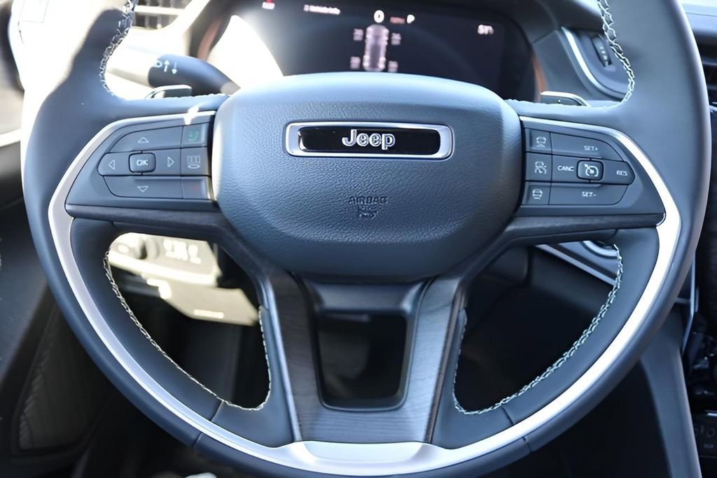 New 2025 Jeep Grand Cherokee Limited image 21