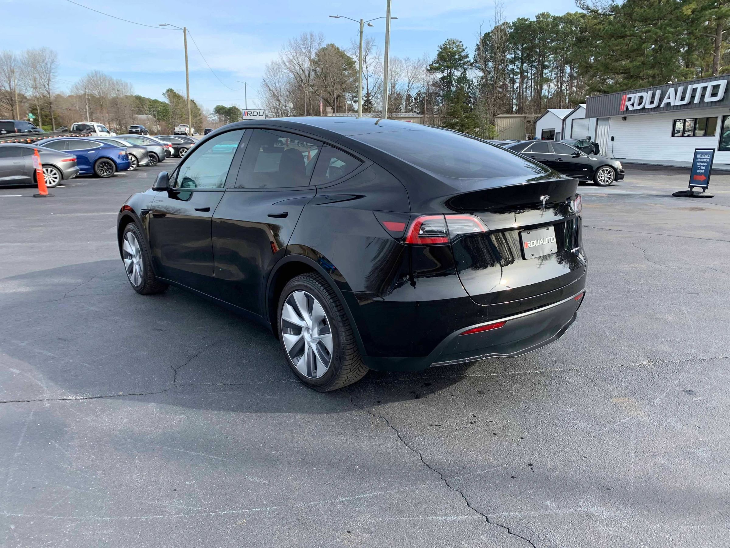Used 2024 Tesla Model Y Long Range image 10