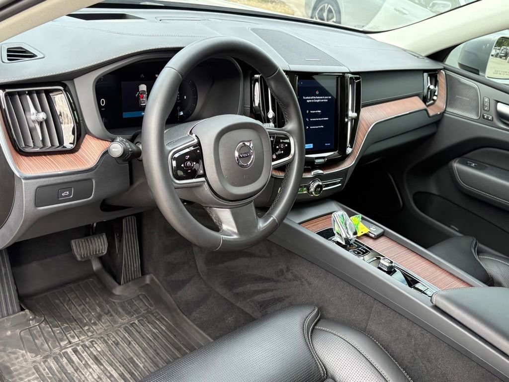 Used 2023 Volvo XC60 B5 Ultimate w/ Climate Package image 16