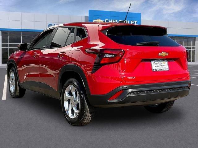New 2026 Chevrolet Trax LS w/ LS Convenience Package FWD image 3