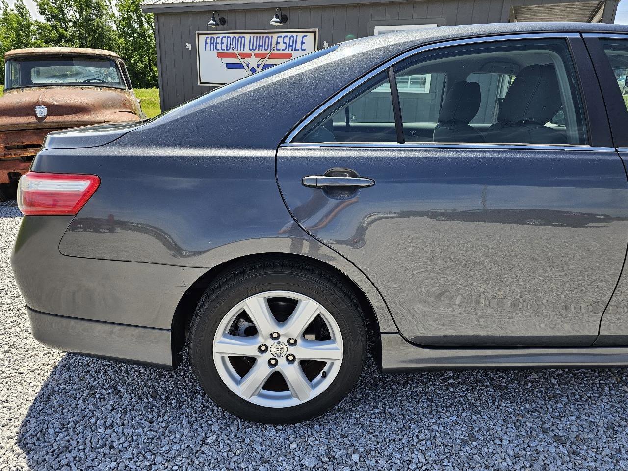 Used 2007 Toyota Camry SE FWD image 12