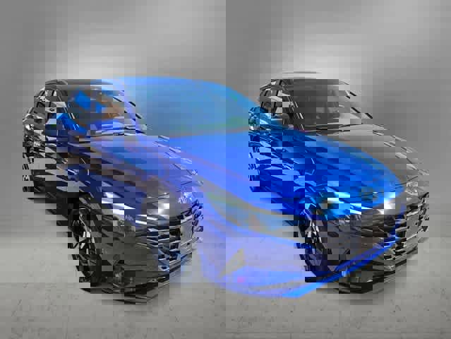 Used 2023 Hyundai Elantra SEL w/ Convenience Package FWD image 2