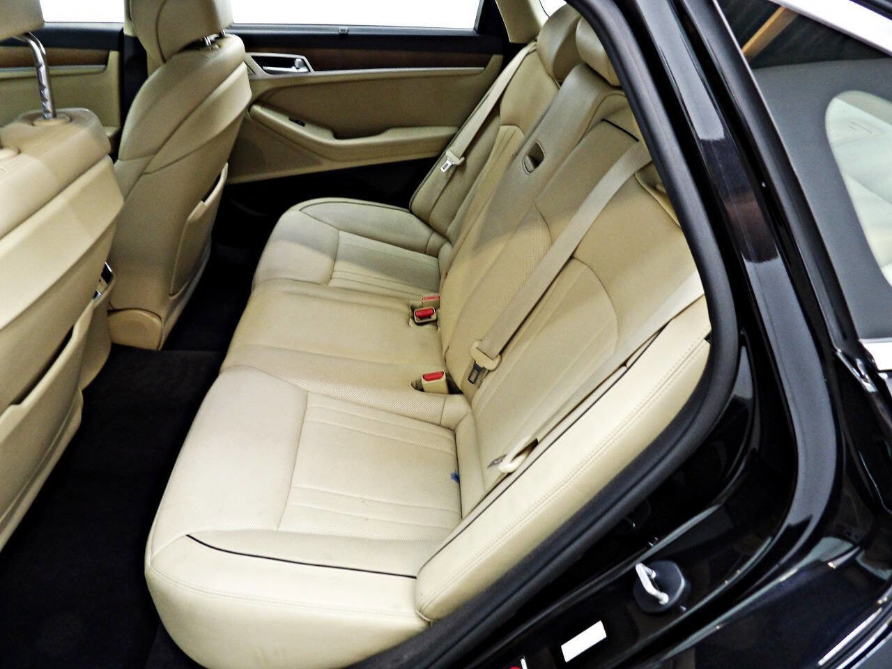 Used 2018 Genesis G80 3.8 w/ Option Group 03 image 10