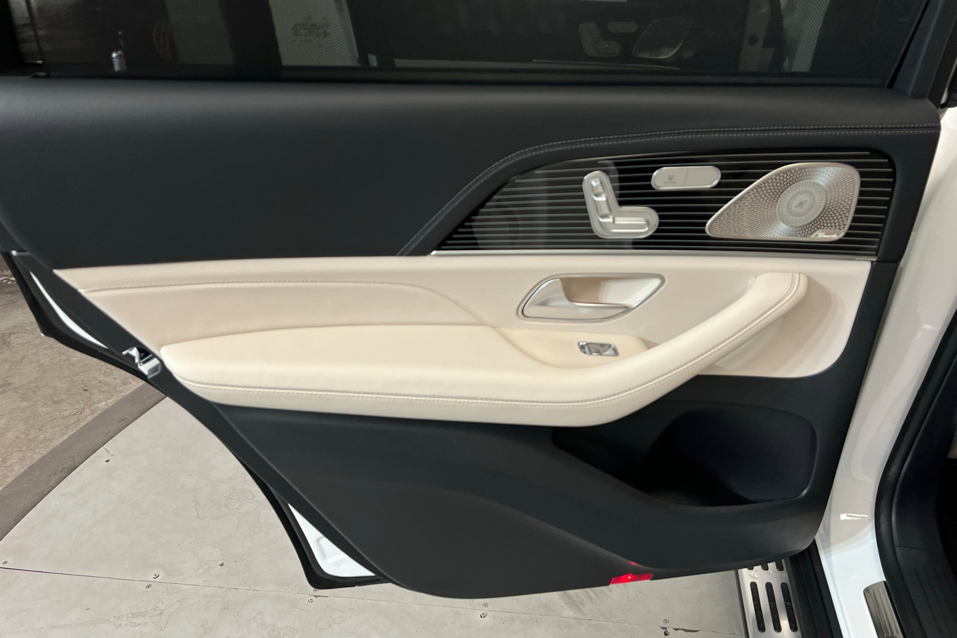 New 2026 Mercedes-Benz GLS 580 4MATIC image 19