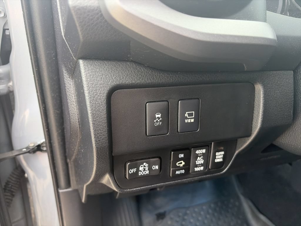 Used 2020 Toyota Tacoma TRD Sport w/ TRD Premium Sport Package AWD/4WD image 19