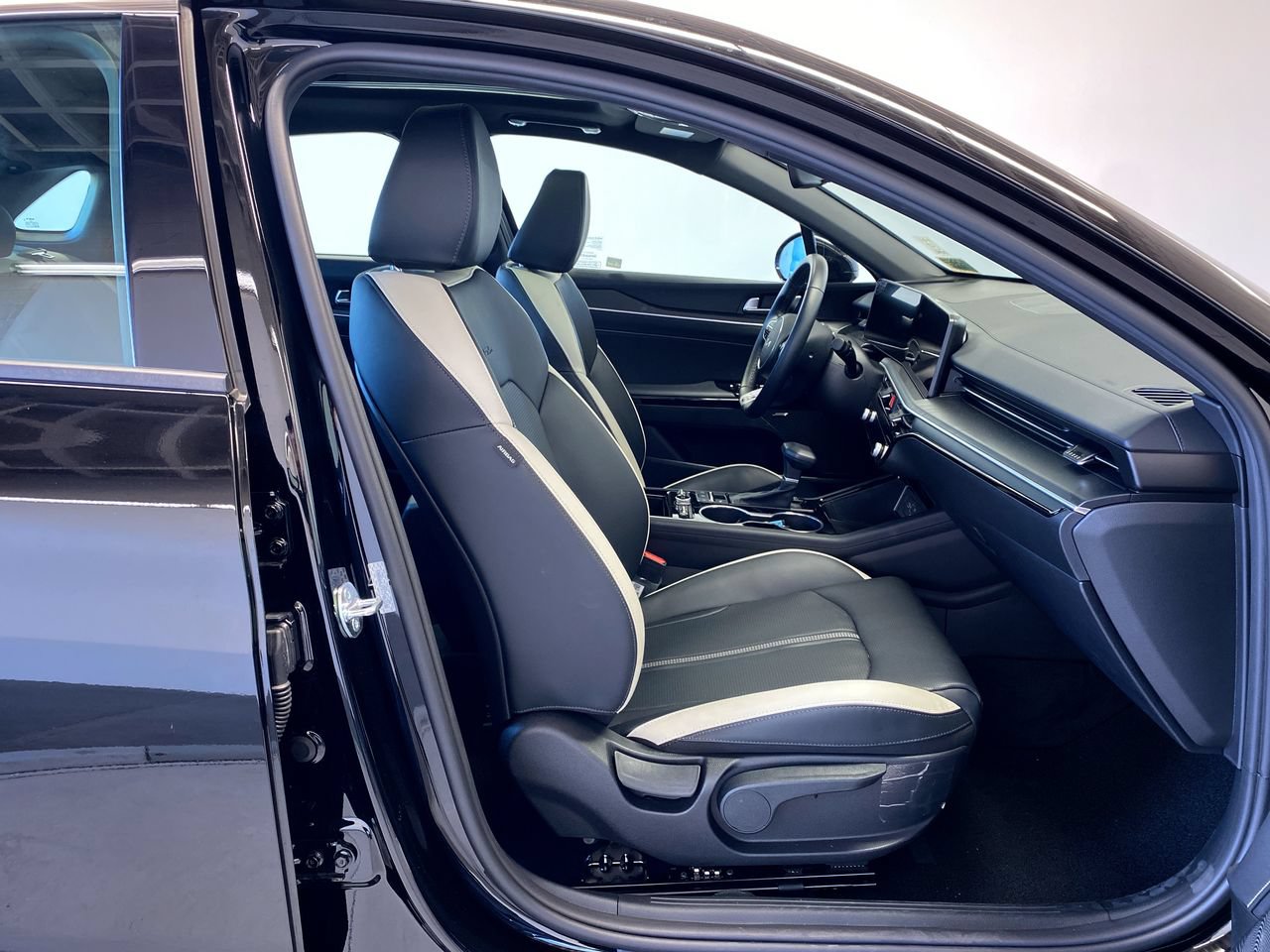 Certified 2026 Kia K5 GT-Line w/ GT-Line Premium Package FWD image 30