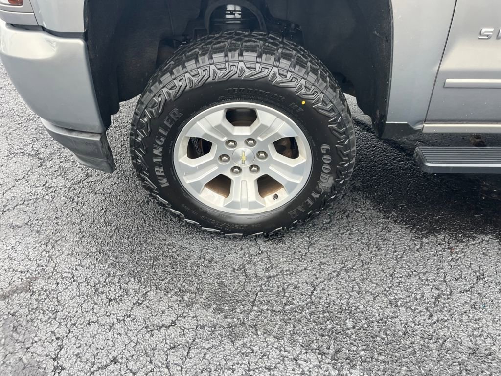 Used 2017 Chevrolet Silverado 1500 LT w/ All Star Edition image 35