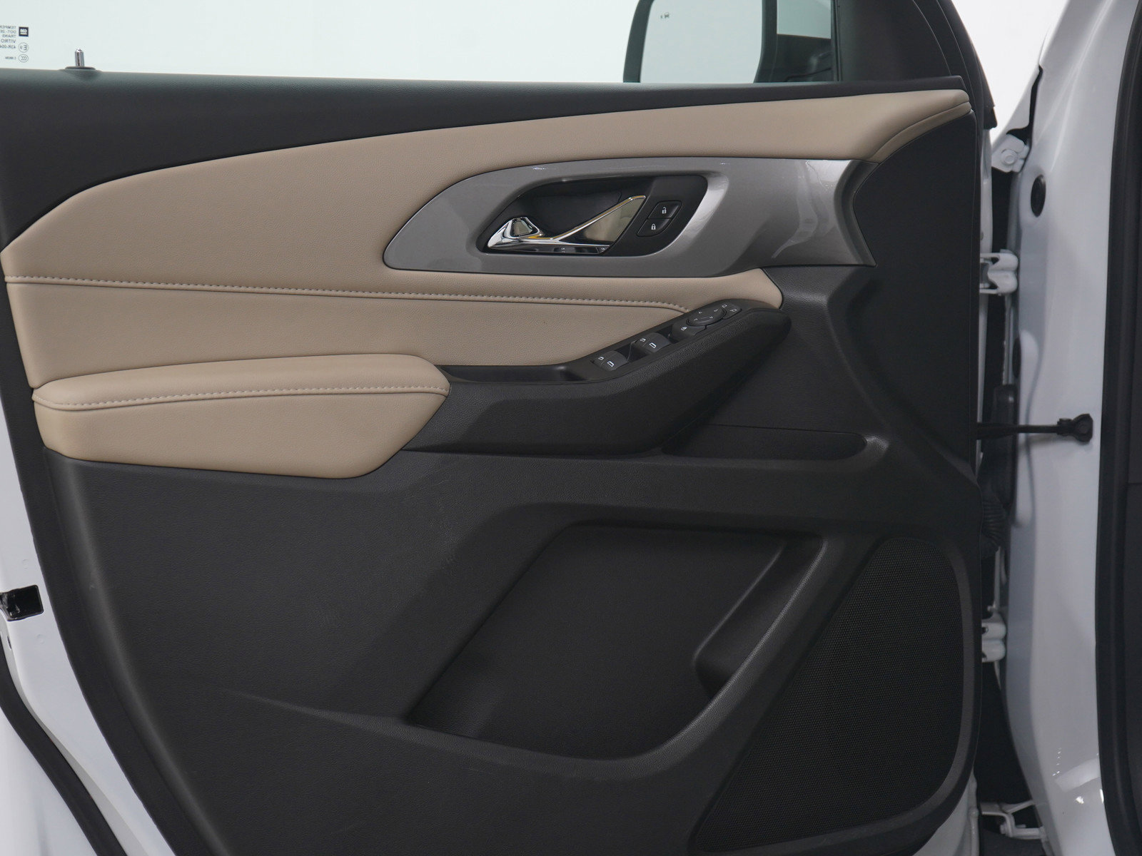 Used 2023 Chevrolet Traverse LS w/ Safety Package image 20