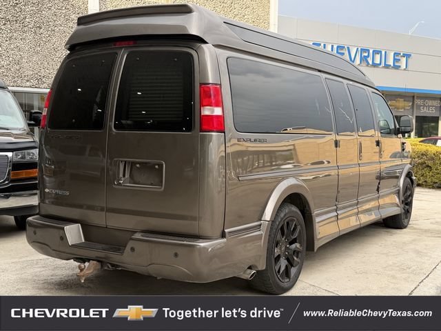 Used 2023 Chevrolet Express 2500 Extended RWD image 4
