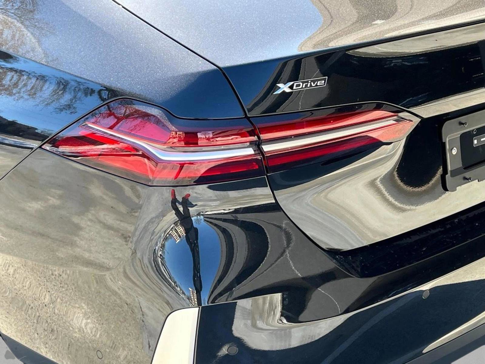 Certified 2025 BMW 530i xDrive w/ Premium Package image 33